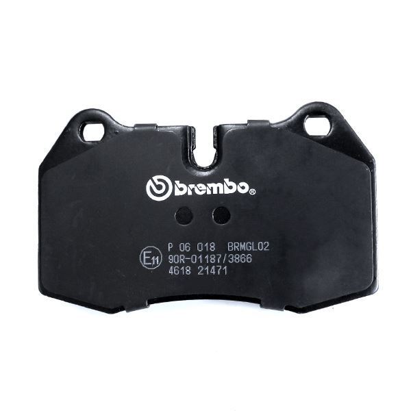 【送料無料】 brembo ブレンボ ブレーキパッド リア用 P85 095 AUDI TTS 8JCDLF BLACK ディスクパッド ブレーキパット_画像3
