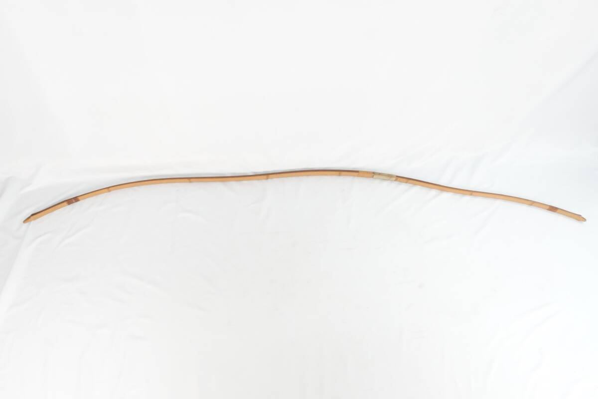 桑幡道信 在銘 竹弓 役立ち 弓道 和弓 全長約224cm 重量 桑幡道信 在銘 竹弓 役立ち 弓道 和弓 全長約224cm 重量