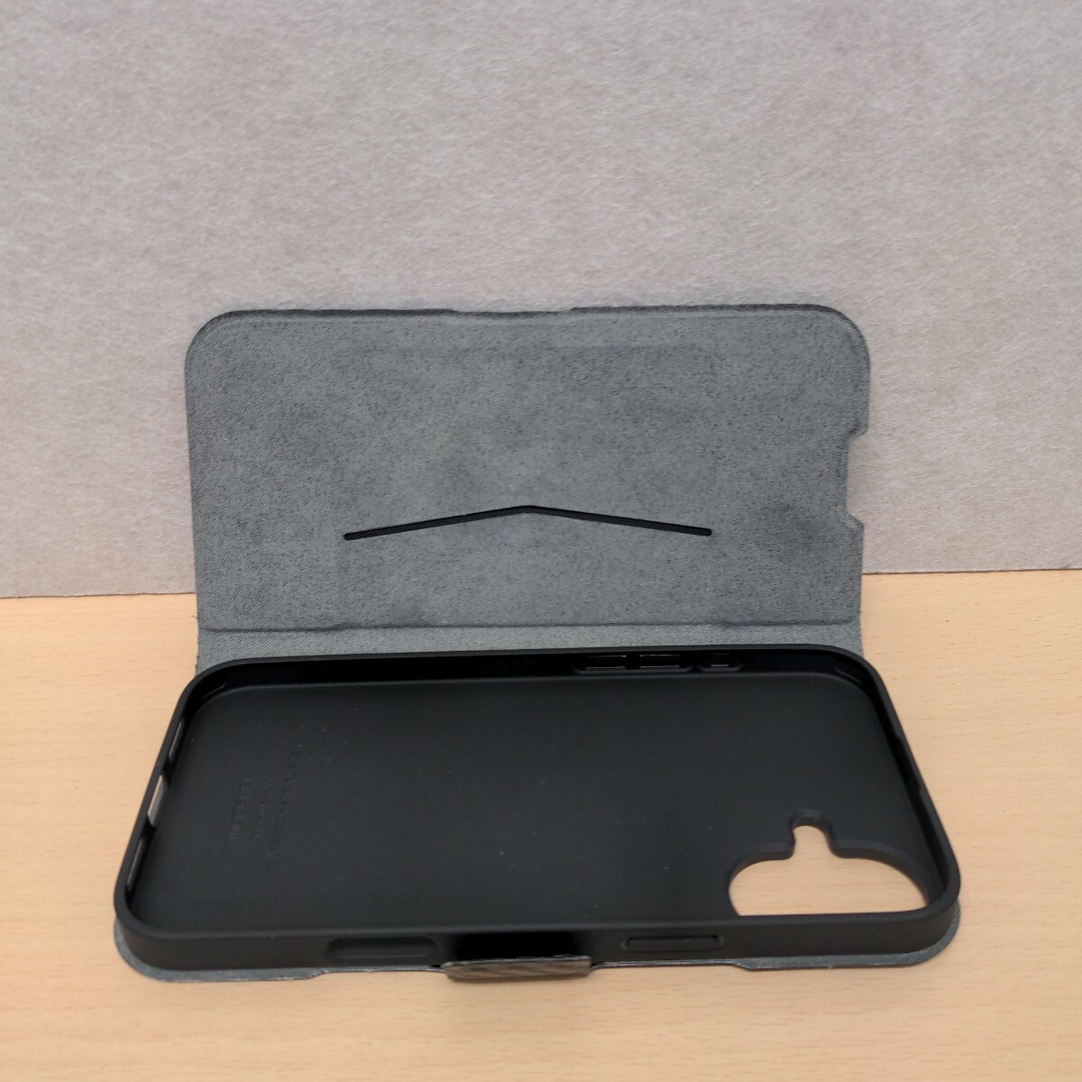 y021216s エレコム iPhone 16 Plus ケース カバー 手帳型 薄型 軽量 ソフトレザー 磁石付き ワイヤレス充電対応 カーボンブラック