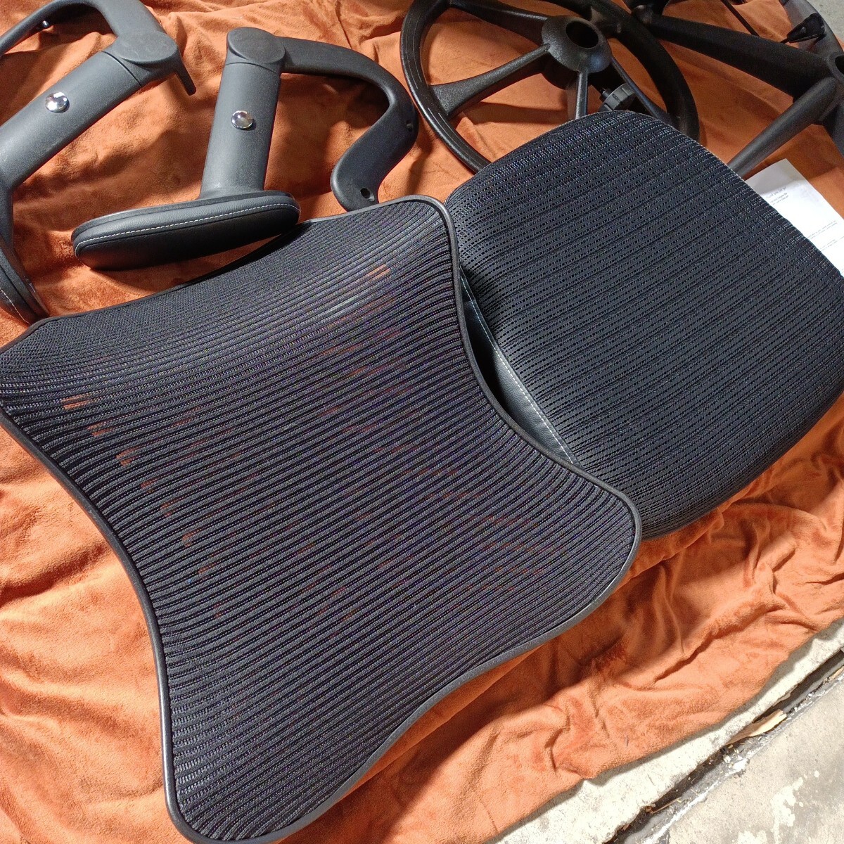 y022702fk フラッシュファニチャー(Flash Furniture) ハイバック 制図用チェア ブラックメッシュ 調(diào)節(jié)可能アーム