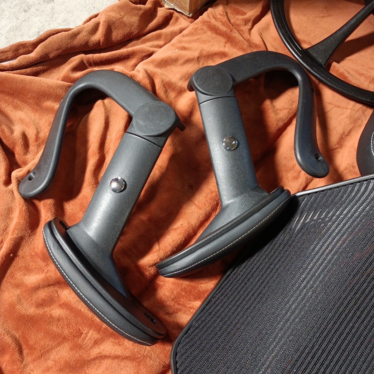 y022702fk フラッシュファニチャー(Flash Furniture) ハイバック 制図用チェア ブラックメッシュ 調(diào)節(jié)可能アーム