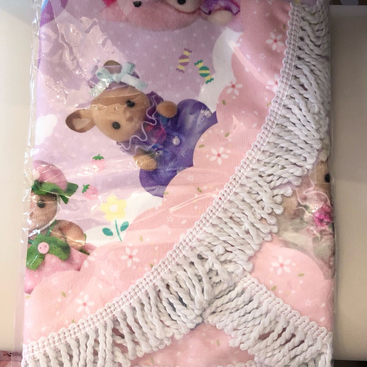 シルバニアファミリー 赤ちゃんいっぱいラウンドタオル　直徑約74cm★わくわくセット 2024 福袋 ラグマット シルバニアくじ ゆめいろ