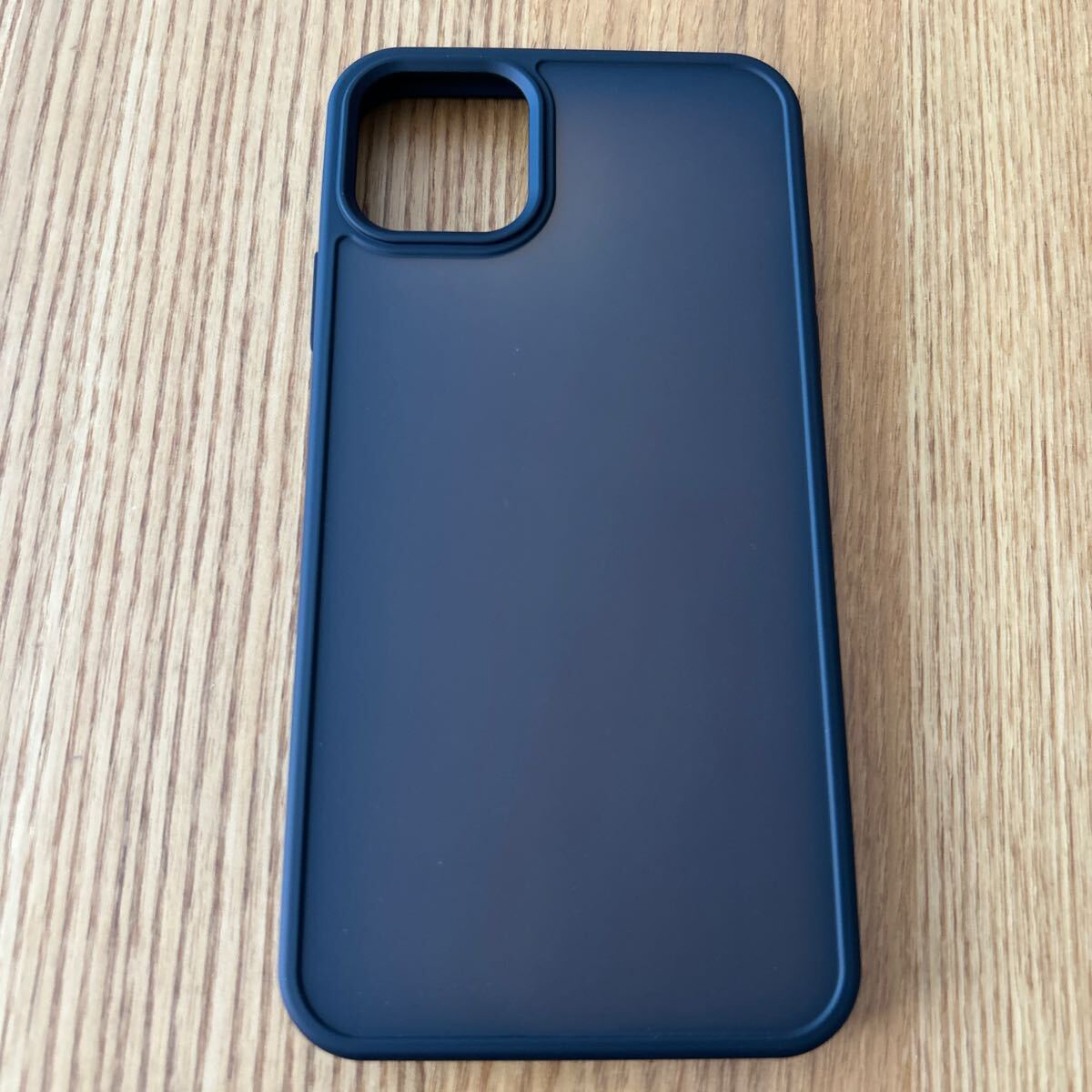 【ほぼ未使用品】 iPhone11 Pro Max 用 ケース 半透明 耐衝撃 滑り止め 米軍MIL規格 指紋防止 マット感ケース ブラックNo.3340_画像1