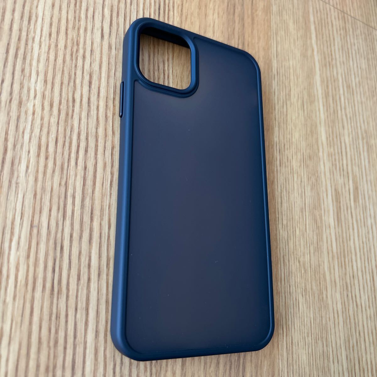 【ほぼ未使用品】 iPhone11 Pro Max 用 ケース 半透明 耐衝撃 滑り止め 米軍MIL規格 指紋防止 マット感ケース ブラックNo.3340_画像2