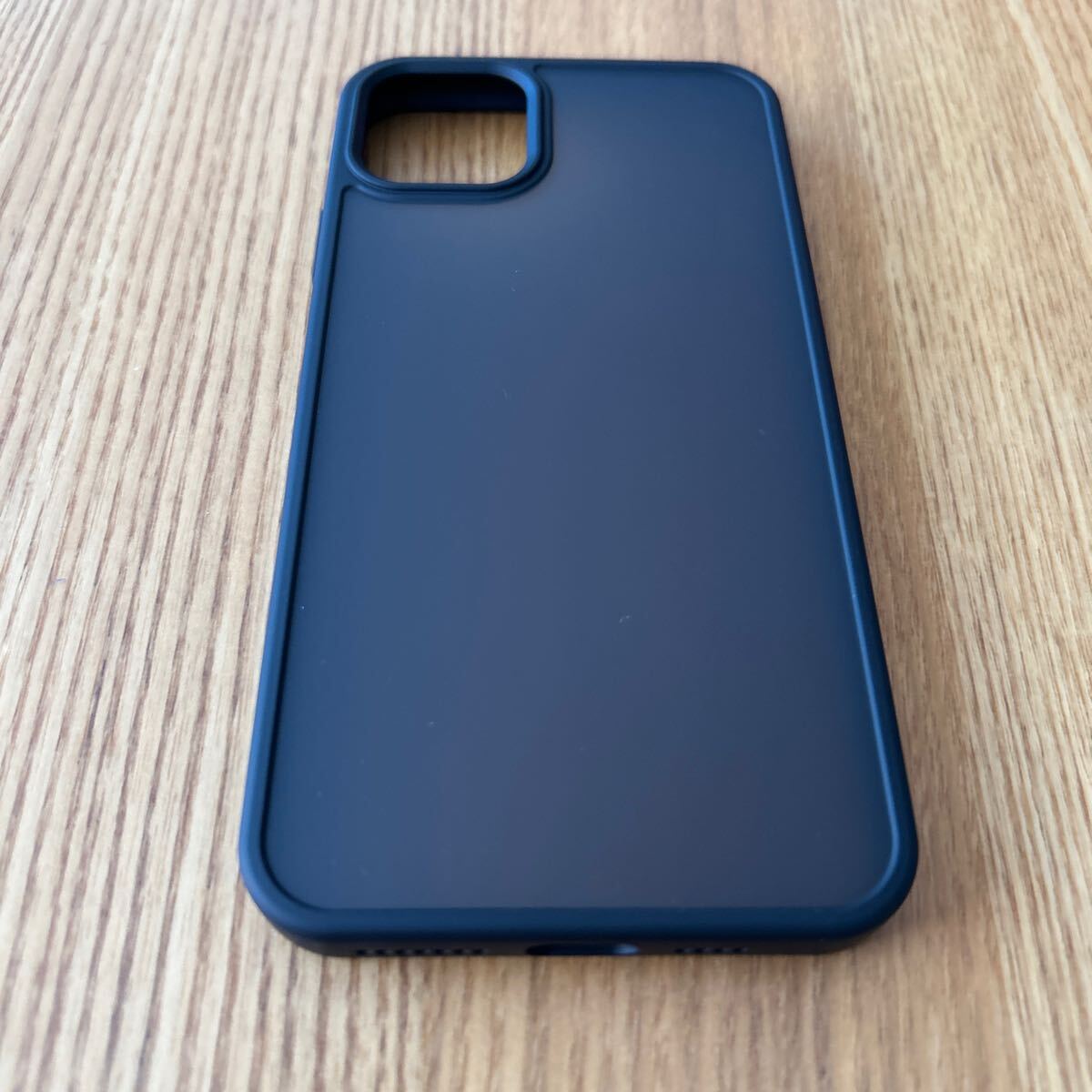 【ほぼ未使用品】 iPhone11 Pro Max 用 ケース 半透明 耐衝撃 滑り止め 米軍MIL規格 指紋防止 マット感ケース ブラックNo.3340_画像3