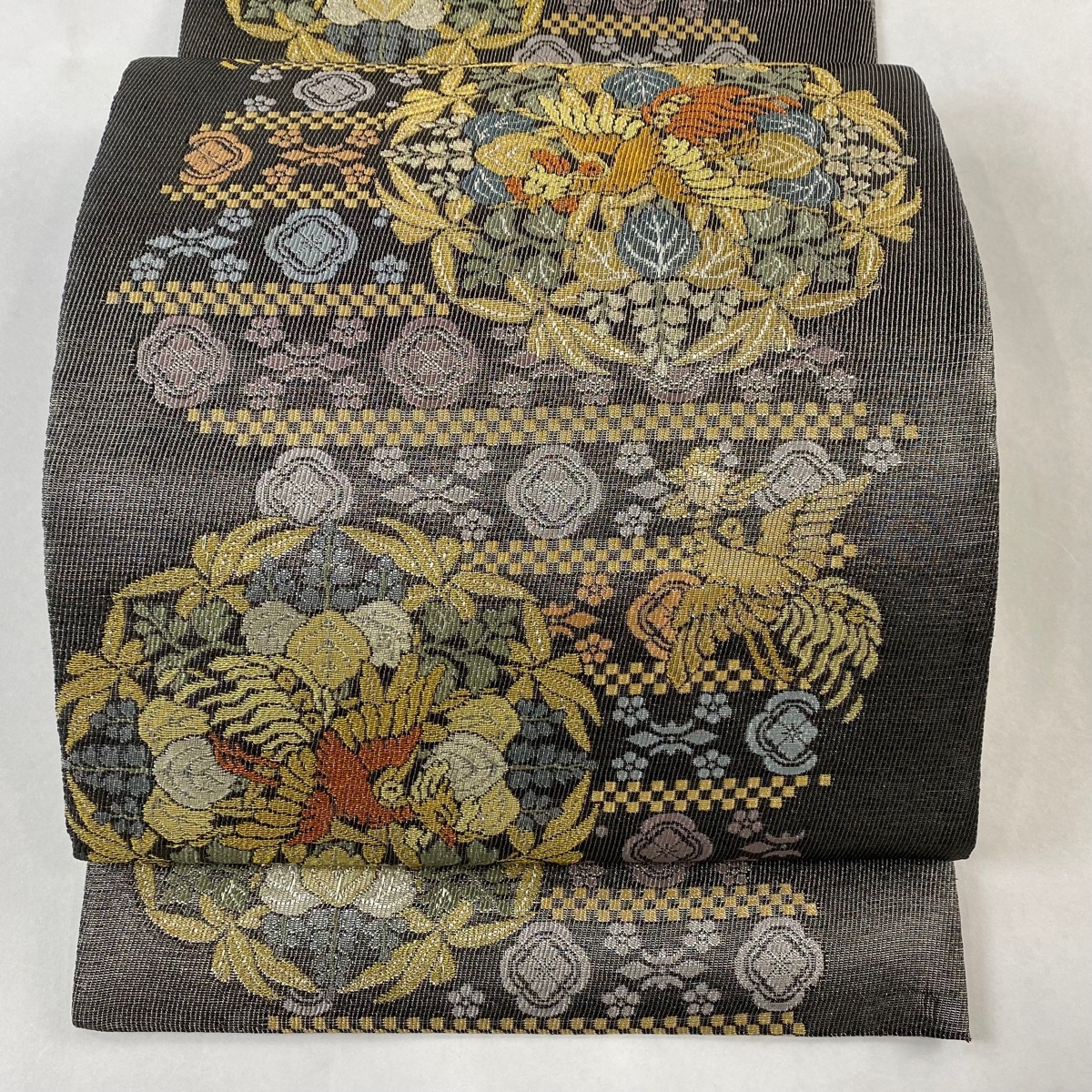 袋帯 美品 逸品 紋屋井関 落款 御寮織 鳳凰 花菱 金銀糸 箔 黒灰 袋帯 美品 逸品 紋屋井関 落款 御寮織 鳳凰 花菱 金銀糸 箔 黒灰