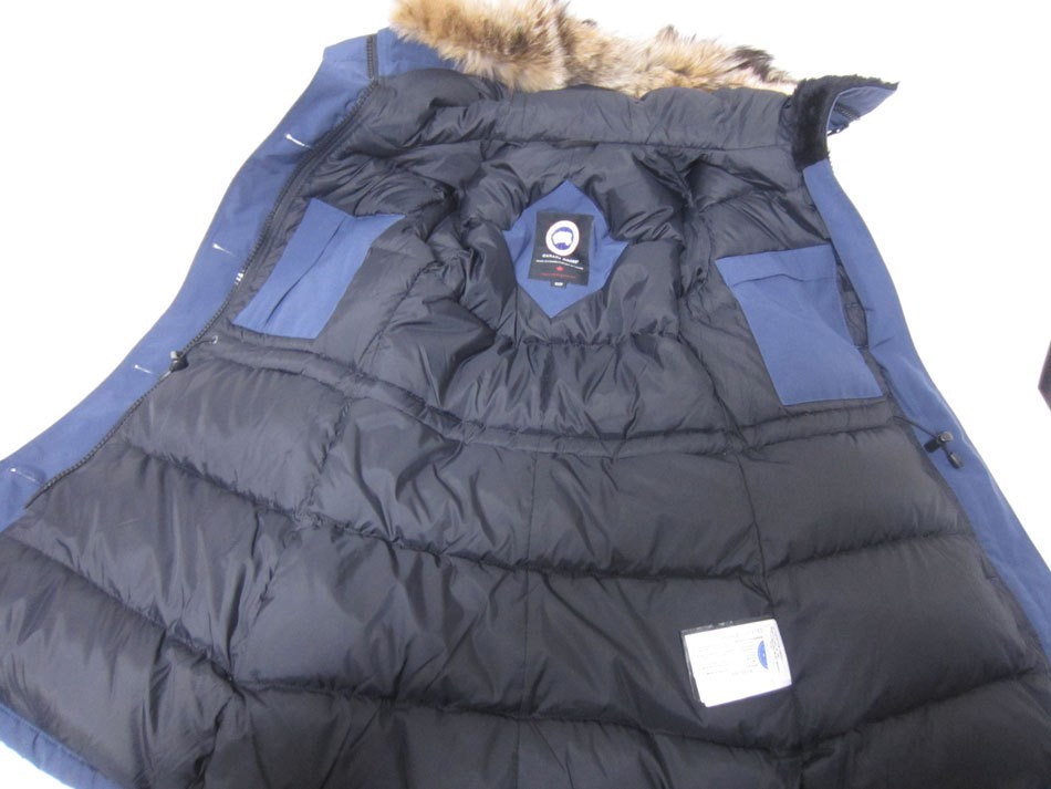  beautiful goods free shipping CANADA GOOSE Canada Goose lady's down jacket BRONTEb long te navy fur hood 2603JL XS