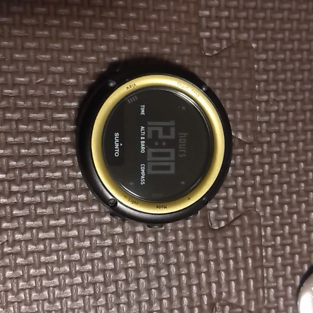 SUUNTO CORE SAHARA YELLOW スントコア サハライエロー 動作します バルク扱い