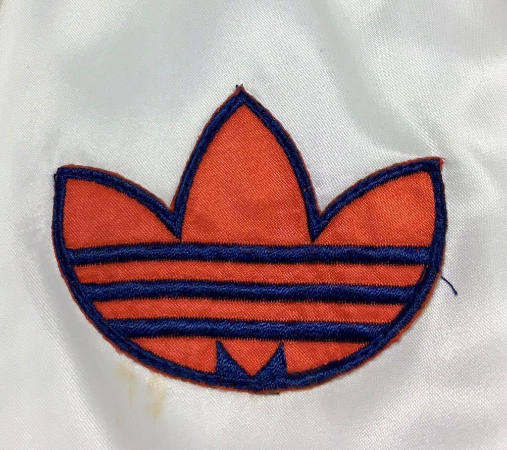 【80s】OLD adidas アディダス ナイロンスタジャン RUN DMCモデル XS相当 ホワイト 赤 紺 サテン地 トレフォイル 袖ロゴ 中綿入り 正規品の画像6