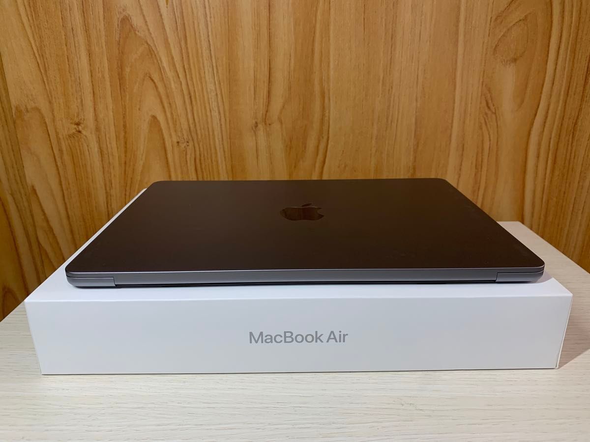 MacBook Air M2/8GB/256GB/充放電回数8回/スペースグレイ。 MacBook Air M2/8GB/256GB/充放電回数8回/スペースグレイ。