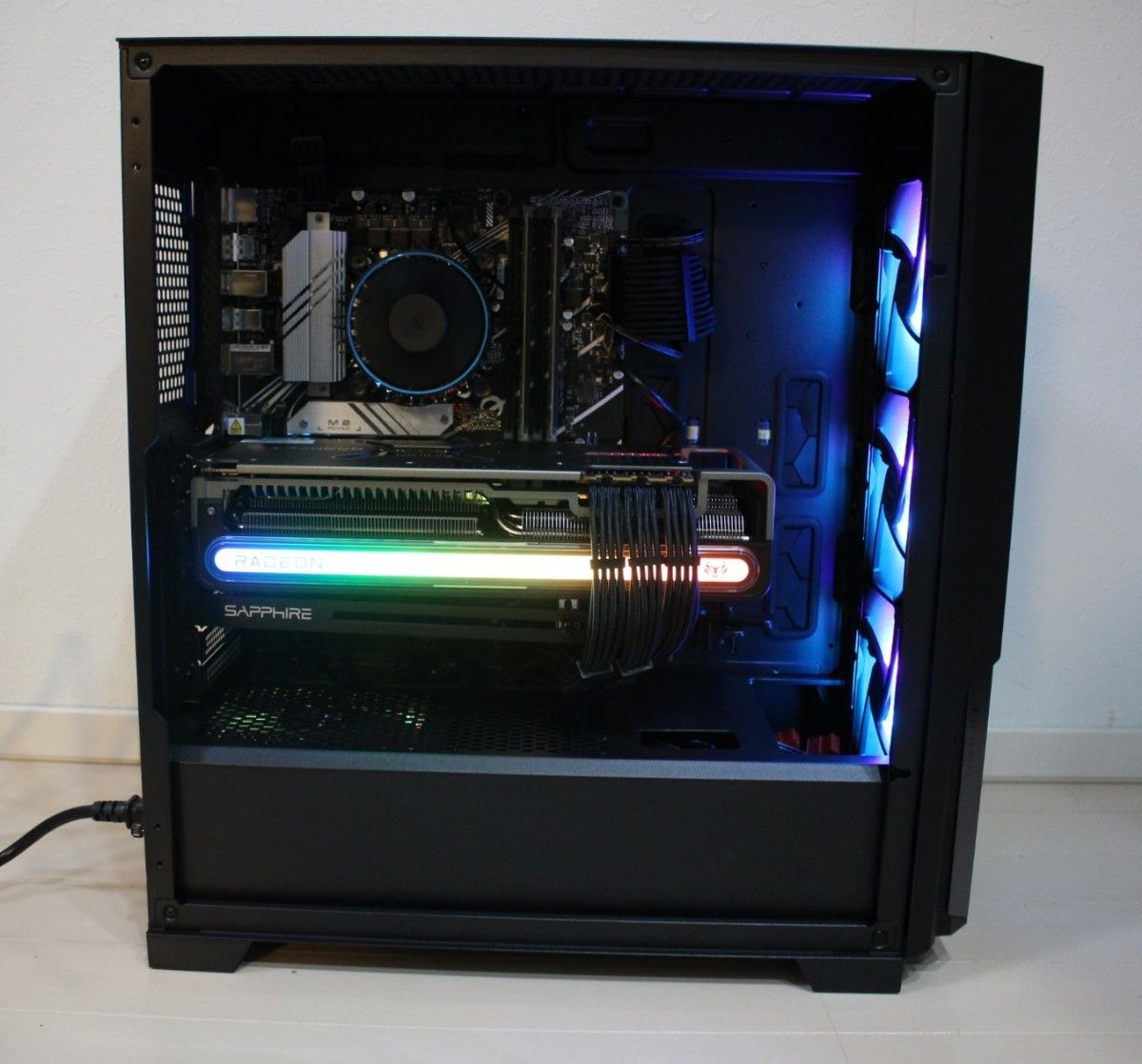 ゲーミングPC Ryzen 7 9800X3D/RX7800XT/M 2 SSD 500GB/メモリ ゲーミングPC Ryzen 7 9800X3D/RX7800XT/M 2 SSD 500GB/メモリ