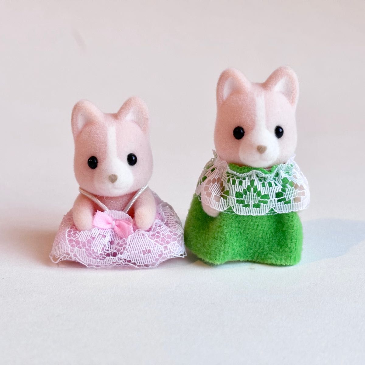 シルバニアファミリー ピンクマロンイヌの赤ちゃん マロンイヌの シルバニアファミリー ピンクマロンイヌの赤ちゃん マロンイヌの