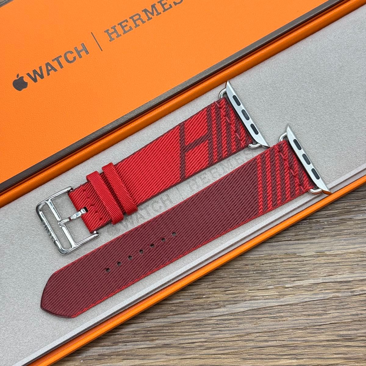 2315 Apple Watch エルメス ジャンピング ルージュ ナイロン 2315 Apple Watch エルメス ジャンピング ルージュ ナイロン