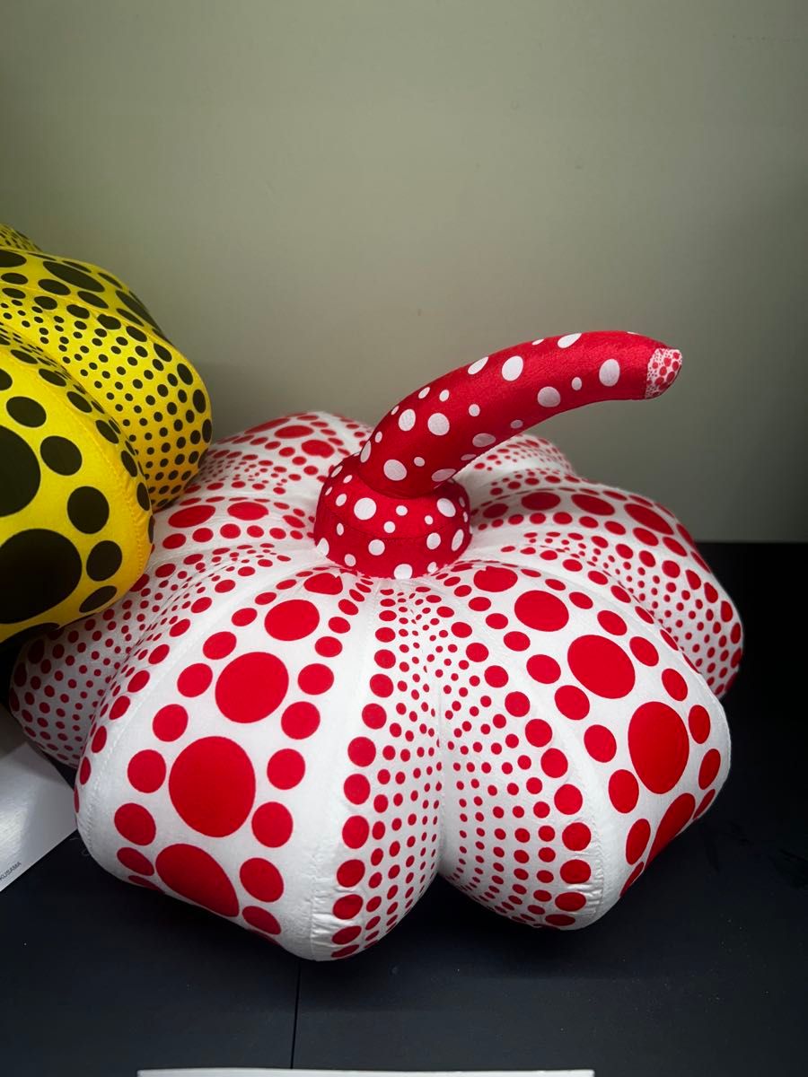 草間彌生 ソフトスカルプチャー クッション Sサイズ kusama 黄色 草間彌生 ソフトスカルプチャー クッション Sサイズ kusama 黄色