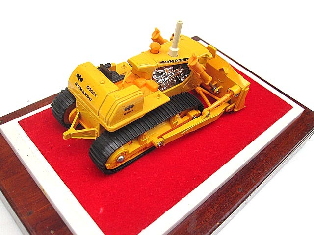 送料無料の商品 ☆非売 1/50スケール D355Aブルドーザー 小松 建設車両、作業車