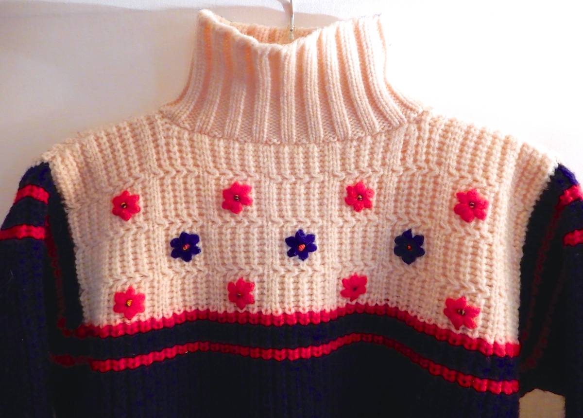 [USA* Vintage *ta-toru neck sweater ]60-70 period super lovely! retro * with flower tricolor color * heavy wool 