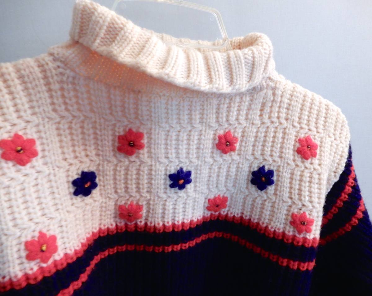 [USA* Vintage *ta-toru neck sweater ]60-70 period super lovely! retro * with flower tricolor color * heavy wool 