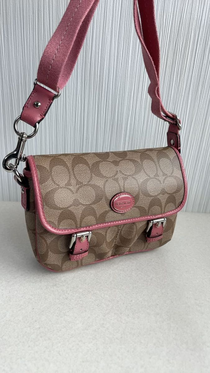 美品 COACH ミニショルダーバッグ pvcレザー 茶系×ピンク