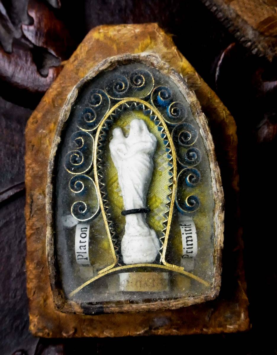 19世紀 フランス 携帯用ルリケール ガラスカバーに守られた聖母子像 カルトナージュ 布箱 細密紙細工 民衆芸術の画像5