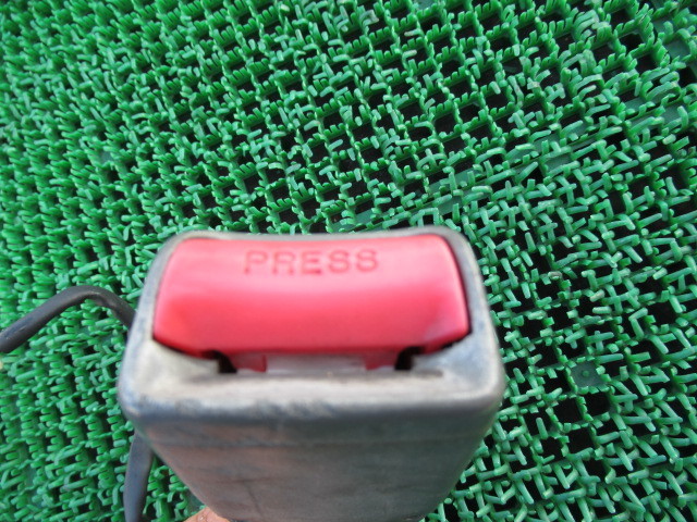  Minicab Van правый передний ремень безопасности получить накладка catch передний водительское сиденье боковой оригинальный U62V быстрое решение H11 год Mitsubishi Мицубиси RH