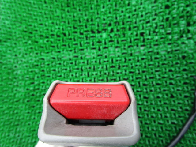  Cefiro правый передний ремень безопасности получить накладка catch передний водительское сиденье боковой оригинальный A33 быстрое решение H12 год VQ20DE 4AT 2WD Nissan 