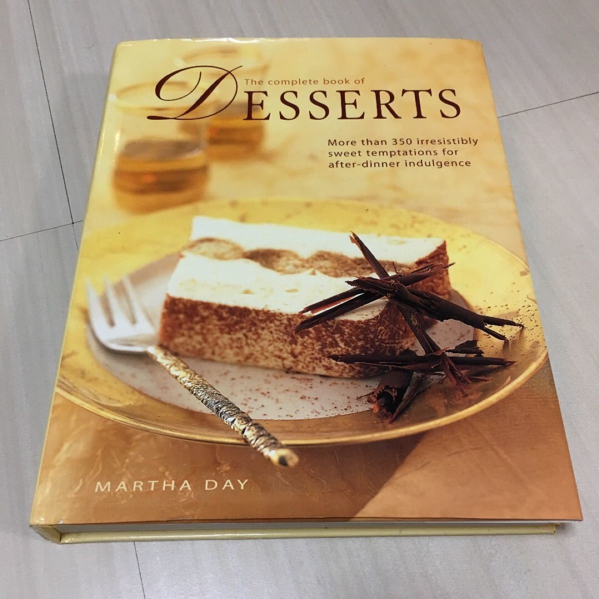 洋書　desserts 350以上のレシピ本