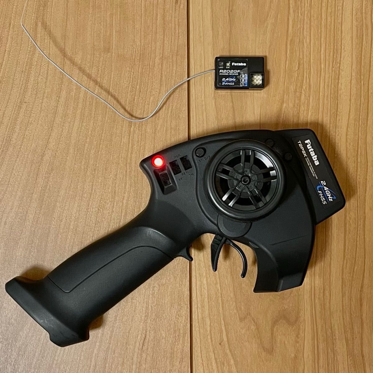 Futaba(フタバ )プロポ 2PSK-2 4G 受信機セット 動作確認済 Futaba(フタバ )プロポ 2PSK-2 4G 受信機セット 動作確認済