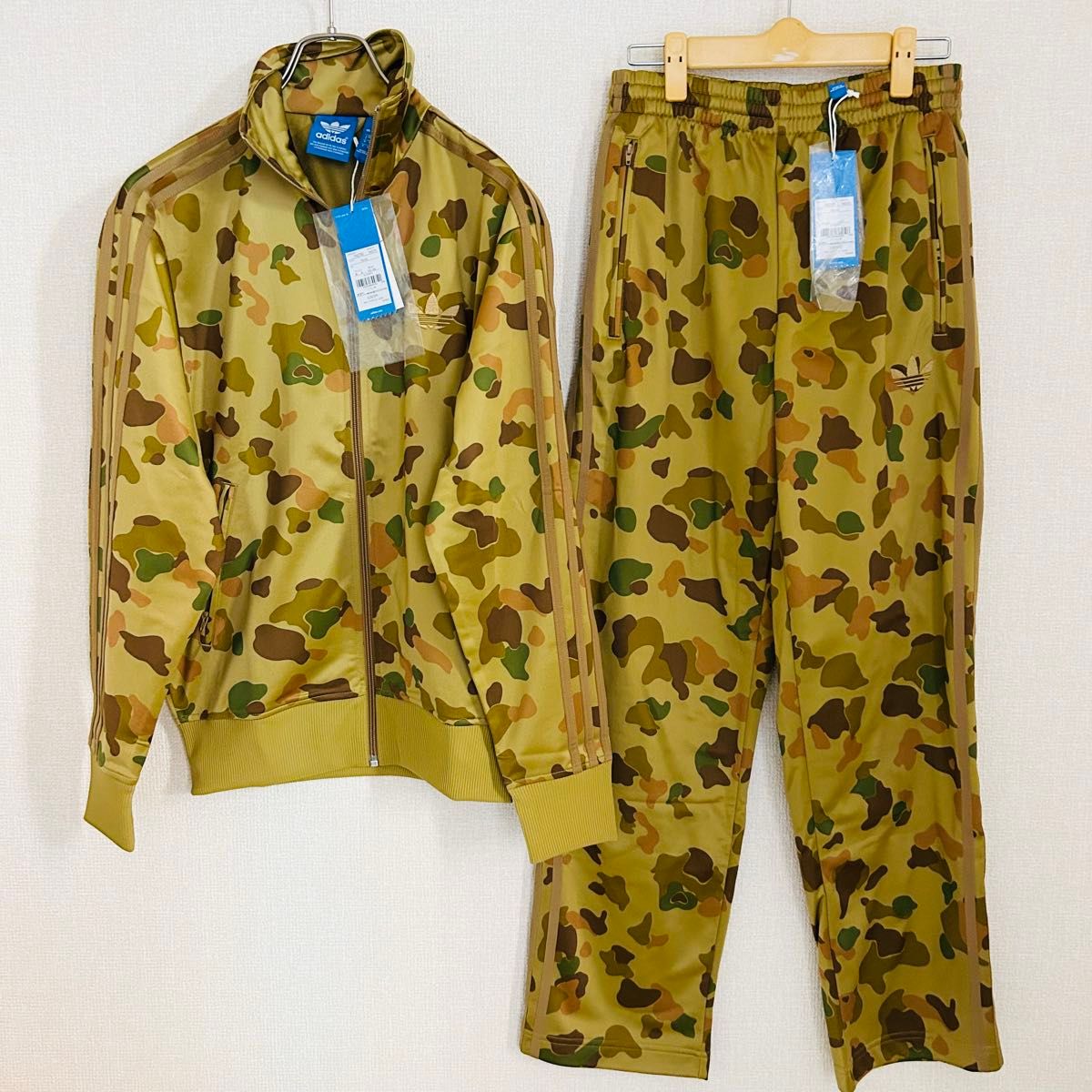 未使用品】アディダスオリジナルス 迷彩柄 ジャージ 日本限定 未使用品】アディダスオリジナルス 迷彩柄 ジャージ 日本限定