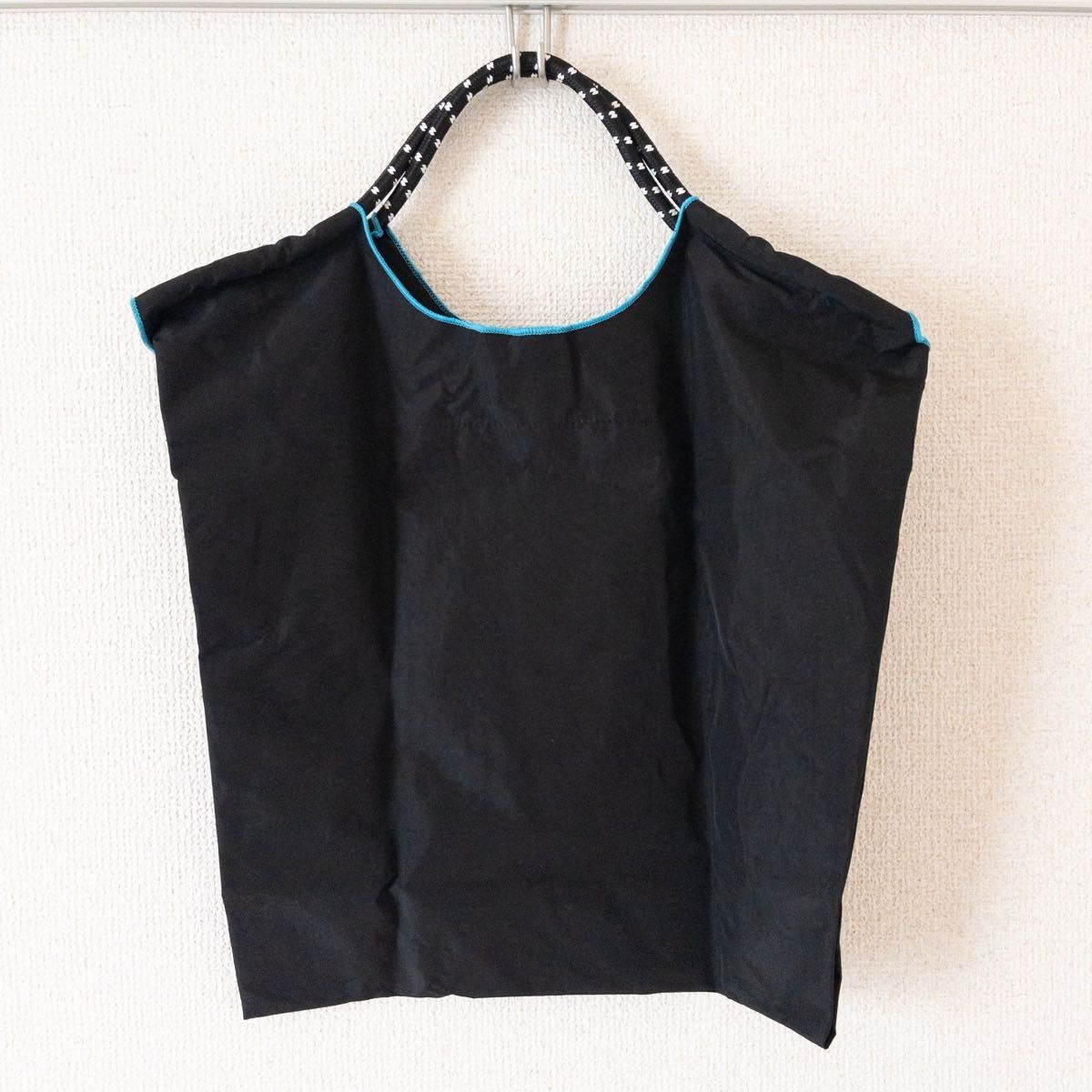 新品未使用】可愛い 刺繍 トートバッグ 蝶々 エコバッグ 黒 新品未使用】可愛い 刺繍 トートバッグ 蝶々 エコバッグ 黒