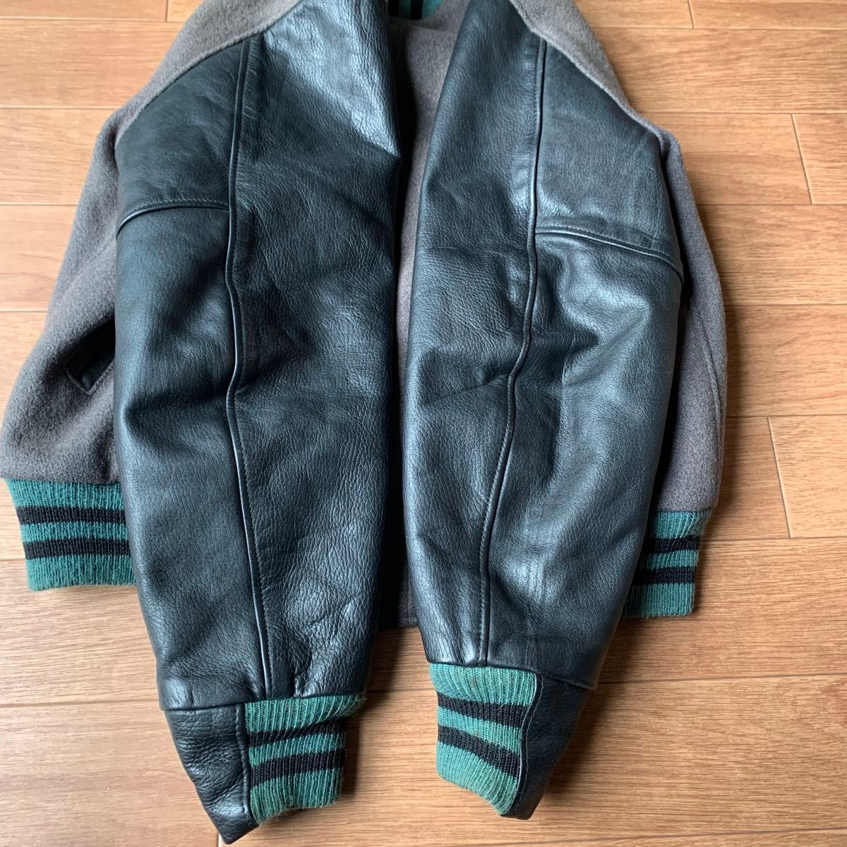 70s - 80s 白タグ Golden Bear ゴールデンベア スタジャン 袖革 70s - 80s 白タグ Golden Bear ゴールデンベア スタジャン 袖革