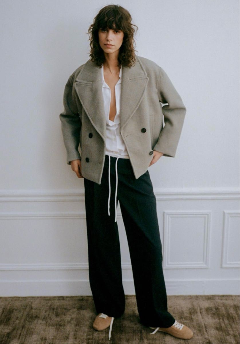 ZARA ショート丈ダブルブレストコート ミンク Lサイズ 新品タグ ZARA ショート丈ダブルブレストコート ミンク Lサイズ 新品タグ