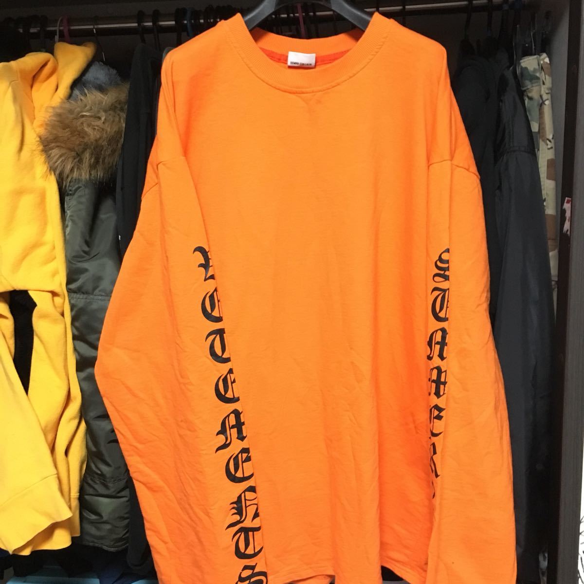 vetements ロングスリーブ Tシャツ アームロゴ カニエ・ウエスト