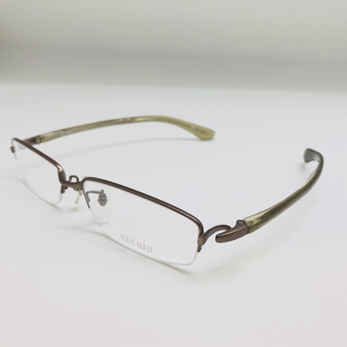 新品 MAJIMAJI ブランド 眼鏡 メガネ 綺麗 上品 オシャレ チタン β-Titanium かっこいい_画像4