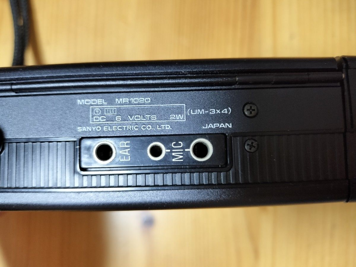 SANYO カセットレコーダー MR1020 ジャンク品 ケースと電源 SANYO カセットレコーダー MR1020 ジャンク品 ケースと電源