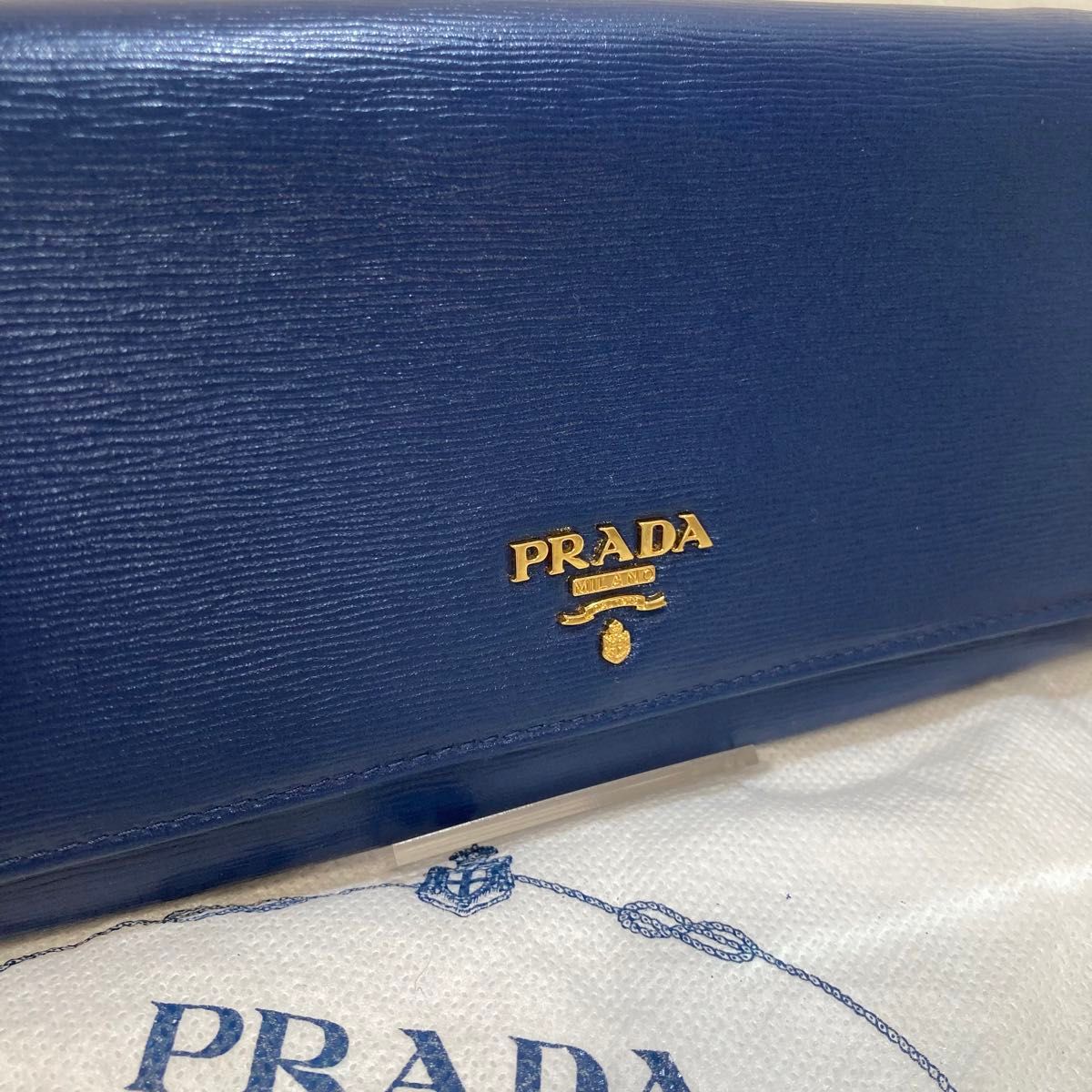新品同然 PRADA プラダ チェーンウォレット サフィアーノレザー 新品同然 PRADA プラダ チェーンウォレット サフィアーノレザー