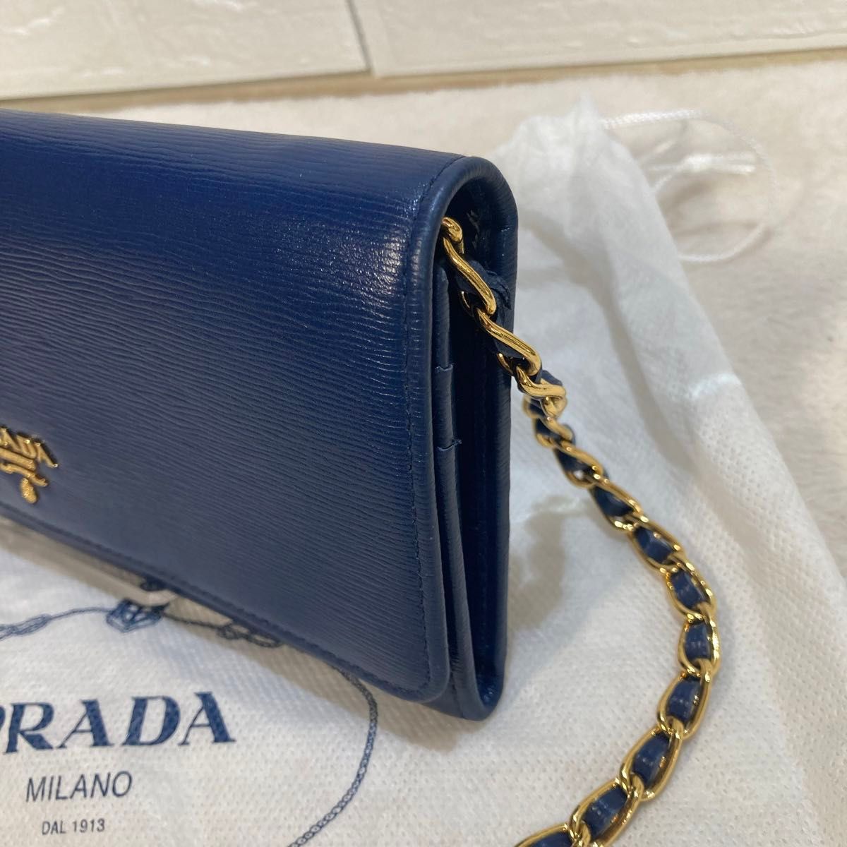 新品同然 PRADA プラダ チェーンウォレット サフィアーノレザー 新品同然 PRADA プラダ チェーンウォレット サフィアーノレザー