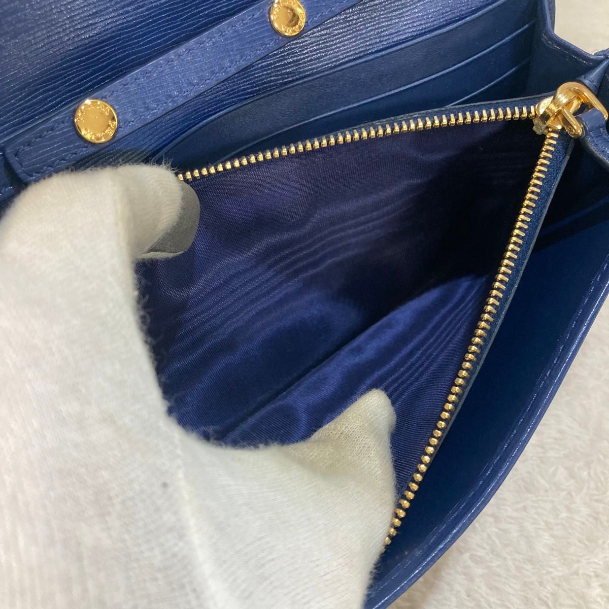 新品同然 PRADA プラダ チェーンウォレット サフィアーノレザー 新品同然 PRADA プラダ チェーンウォレット サフィアーノレザー