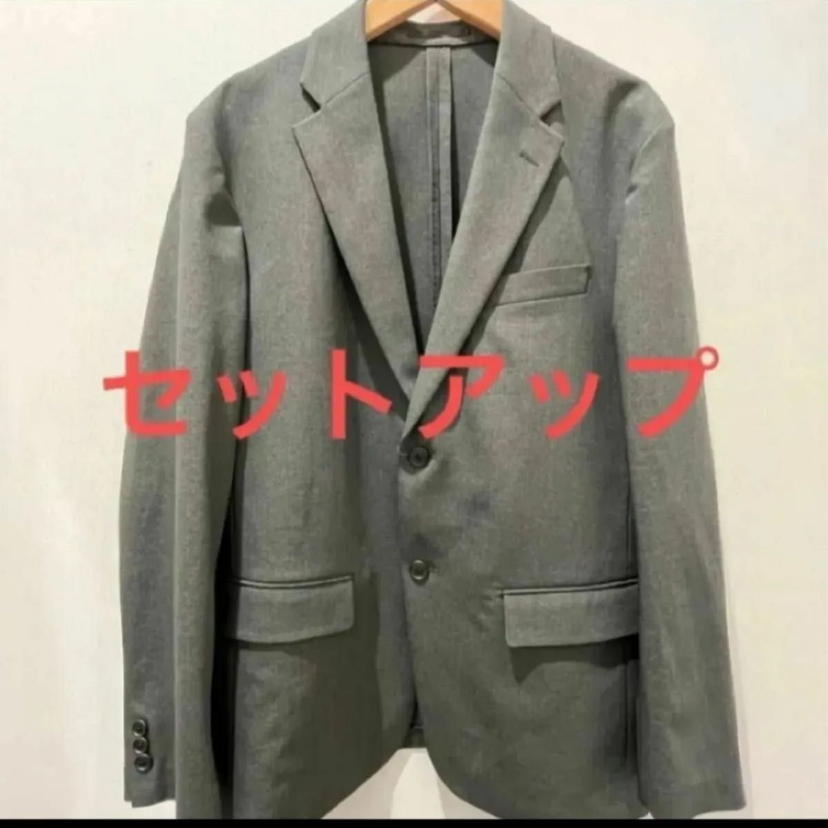 ユニクロ 感動ジャケットと感動パンツ ダークグレー セットアップ
