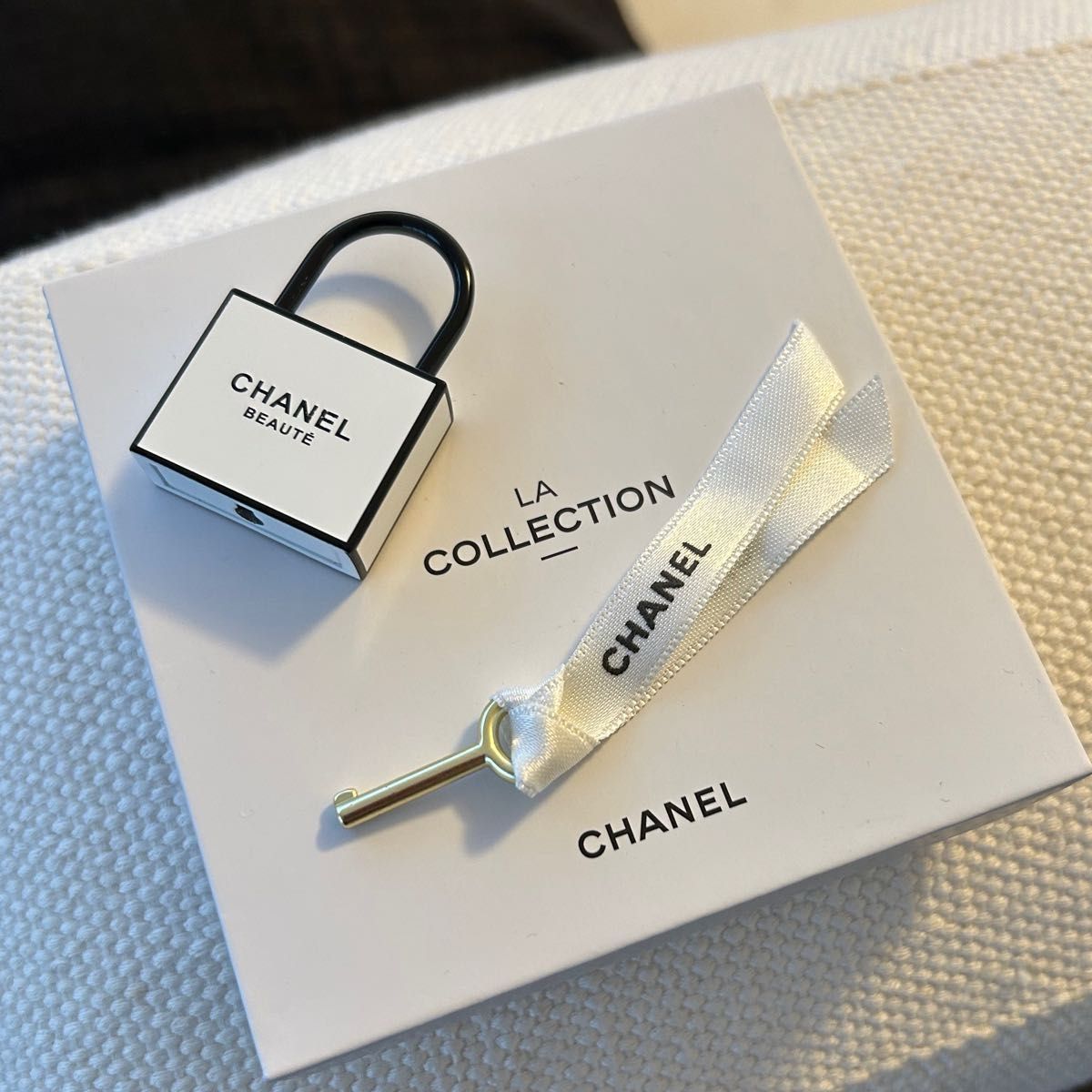 CHANEL シャネル ノベルティ ラコレクションキーホルダー カデナ CHANEL シャネル ノベルティ ラコレクションキーホルダー カデナ