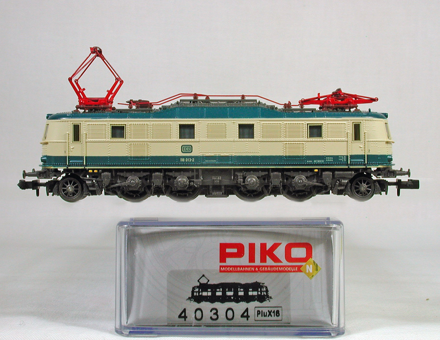 PIKO #40304 ＤＢ（旧西ドイツ国鉄） ＢＲ １１８電気機関車（トルコブルー／ベージュ）