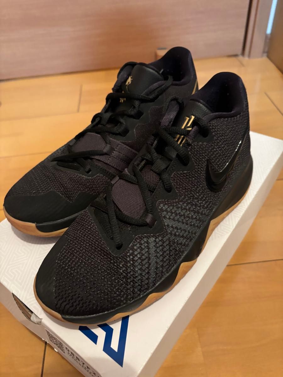 NIKEカイリーフライトラップ