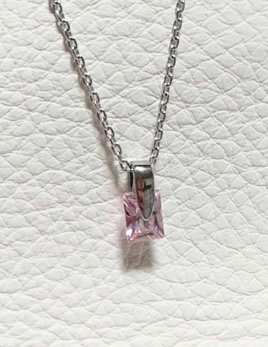 【お値下げしました】ネックレス アクセサリー ピンク ワンポイント