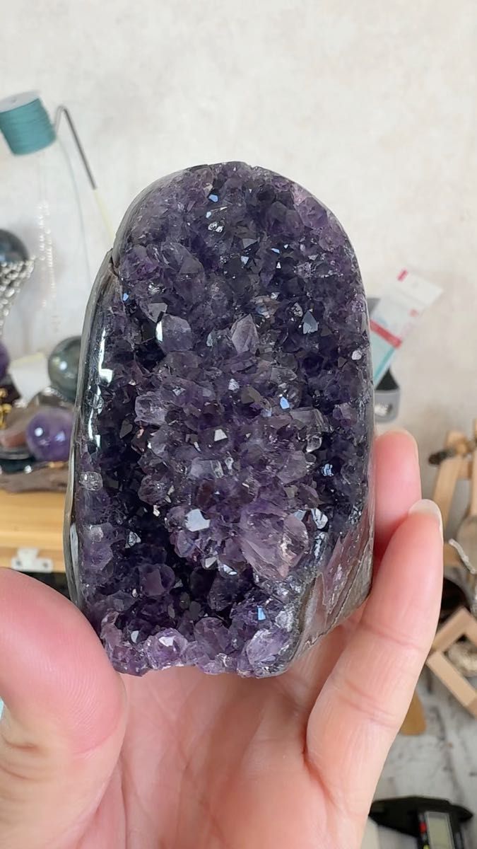 SS-0131天然石 アメジスト 紫水晶 原石 浄化 鉱石 ドーム 置物 一点物 パワーストーン 金山(金銭)運 木製台座付属