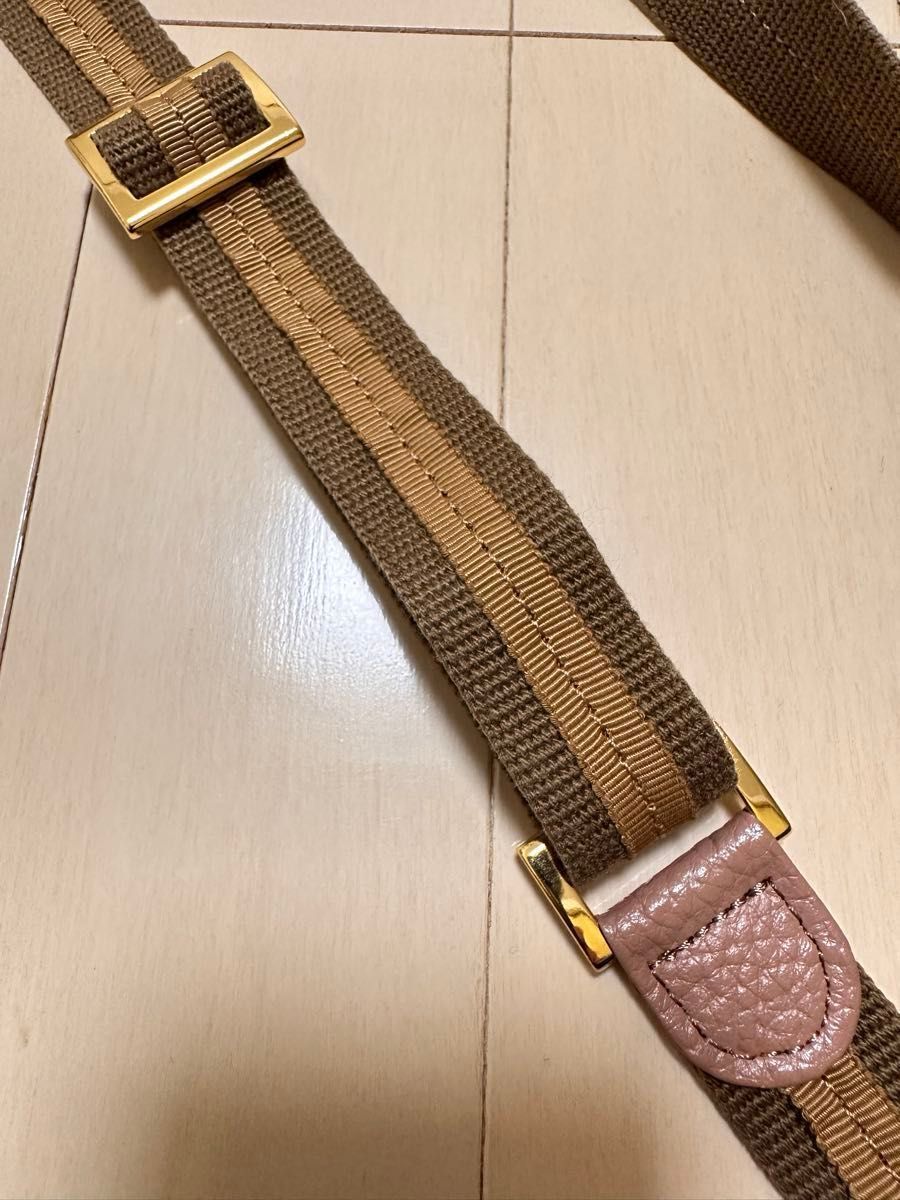 極美品】ATAO アタオ chivy(チヴィ)2wayミニバッグ アーモンド 極美品】ATAO アタオ chivy(チヴィ)2wayミニバッグ アーモンド