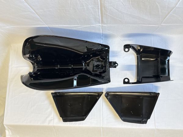 2112M01 カワサキ Z400FX 外装セット 黒E3(青/銀ライン) リプロ 2112M01 カワサキ Z400FX 外装セット 黒E3(青/銀ライン) リプロ