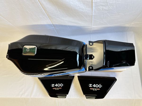 2112M01 カワサキ Z400FX 外装セット 黒E3(青/銀ライン) リプロ 2112M01 カワサキ Z400FX 外装セット 黒E3(青/銀ライン) リプロ