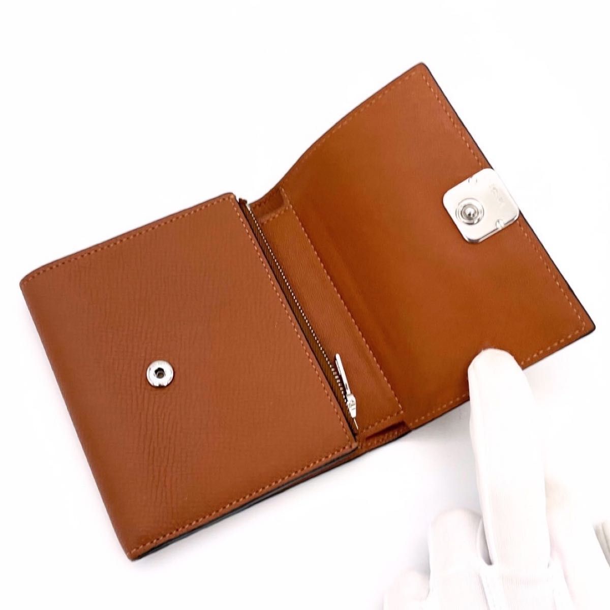 極美品】 LOEWE ロエベ アナグラム トライフォールドウォレット 極美品】 LOEWE ロエベ アナグラム トライフォールドウォレット
