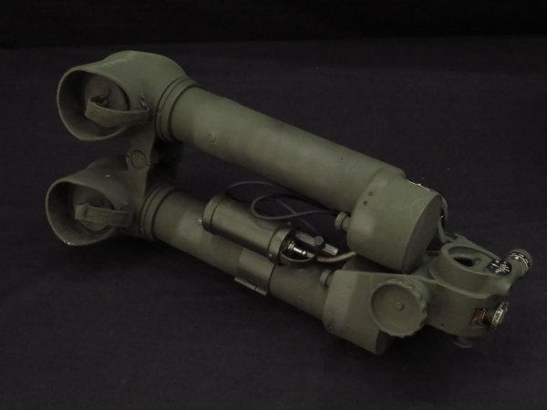第二次世界大戦時代『TELESCOPE,BC M65』砲隊鏡 専用箱付き カニ 第二次世界大戦時代『TELESCOPE,BC M65』砲隊鏡 専用箱付き カニ