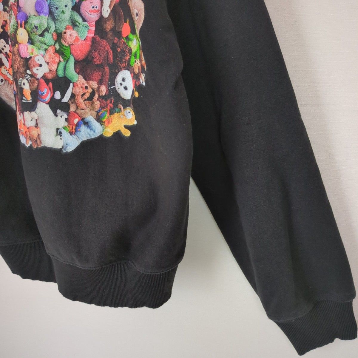 希少デザイン】stussy 8ボール&ぬいぐるみプリントパーカー M 希少デザイン】stussy 8ボール&ぬいぐるみプリントパーカー M