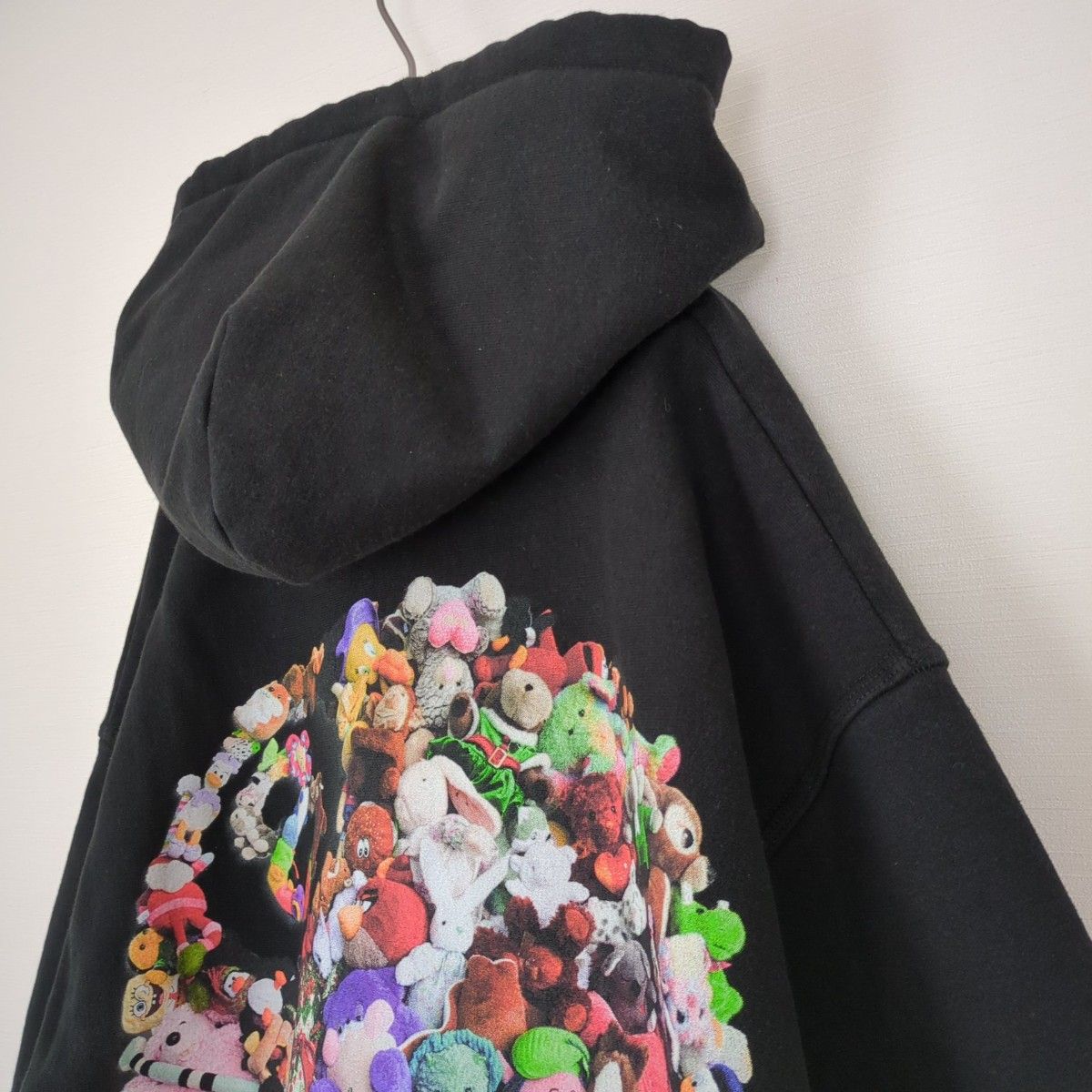 希少デザイン】stussy 8ボール&ぬいぐるみプリントパーカー M 希少デザイン】stussy 8ボール&ぬいぐるみプリントパーカー M